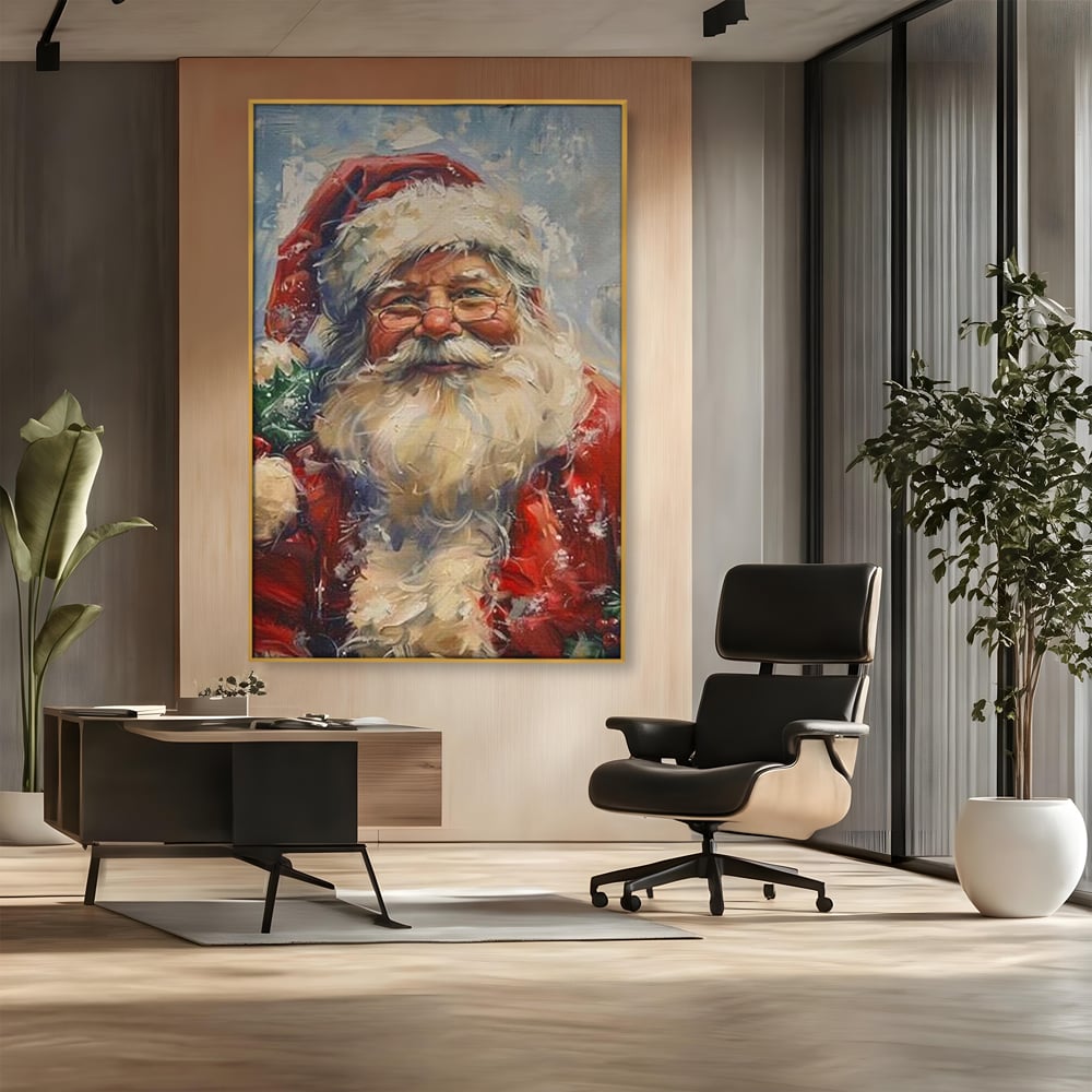 Tablou canvas cu pictura portret mos craciun cu ochelari, in rama de aluminiu auriu, pe perete intr-un birou